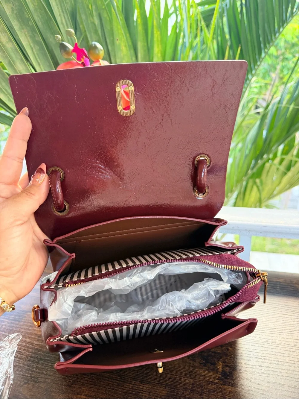 Elegant Burgundy Women’s Top Handle Bag with Adjustable Strap